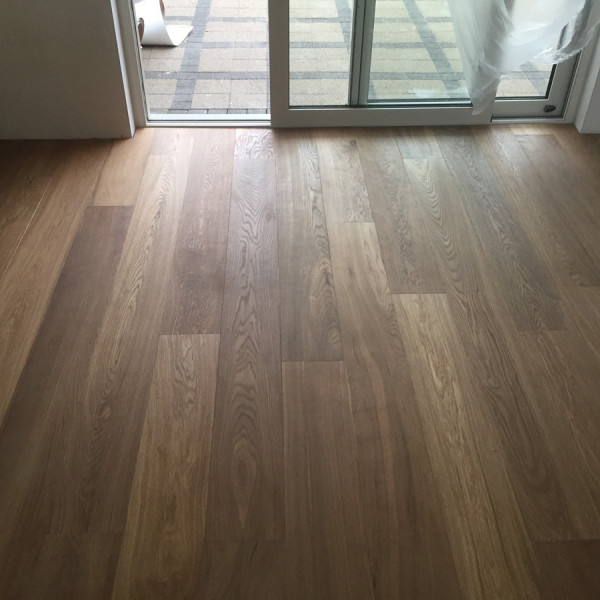 Hout donkerbruin plank woonkamer